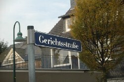 Straßenschild Gerichtsstraße